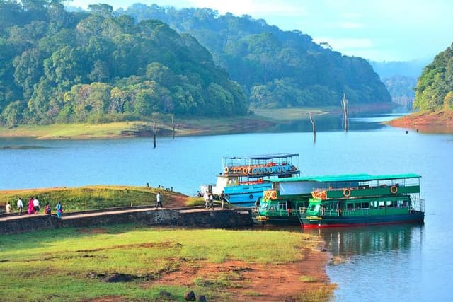Kerala Munnar, Thekkady & Alleppey