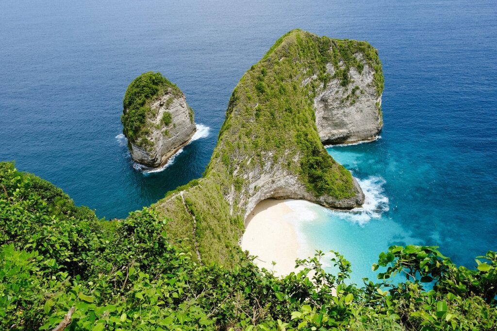 Nusa Penida, Best time to visit Indonesia