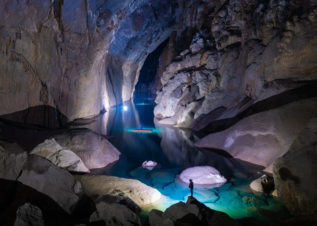 Underground ruver in Son Doong