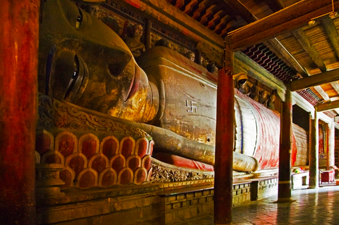 Giant buddha temple in china