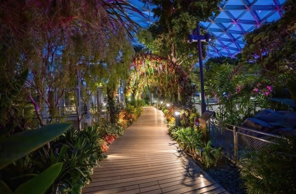 Alley in Changi Airport