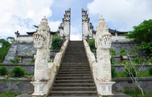 hEAVEN GATE BALI
