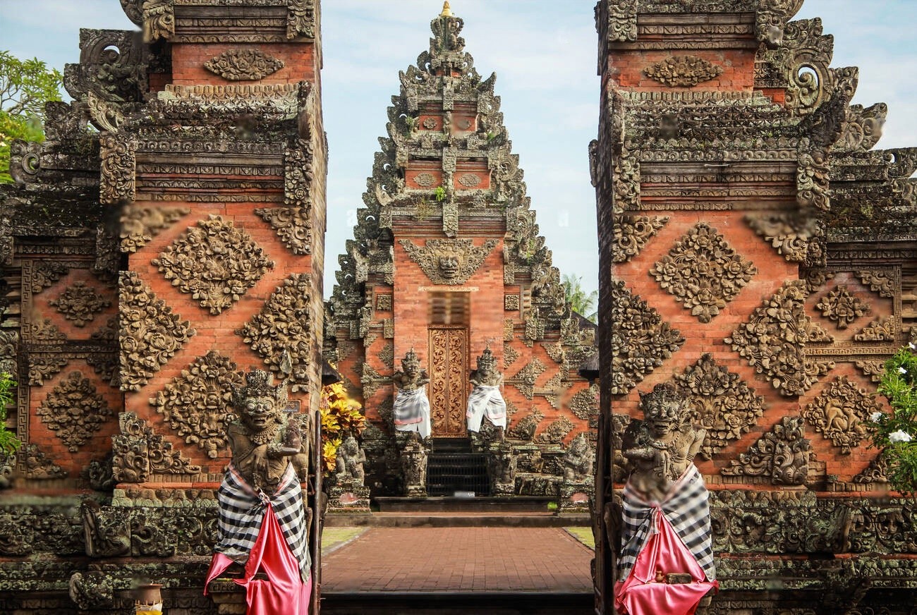 Bali door in hindu temple